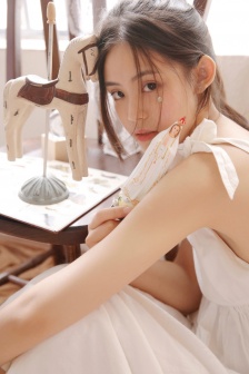 迷人服务员bd高清